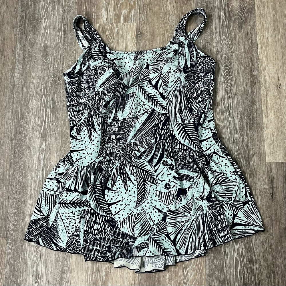 Maxine of Hollywood 1 piece tropical swimdress, no size tag, see measurements.
